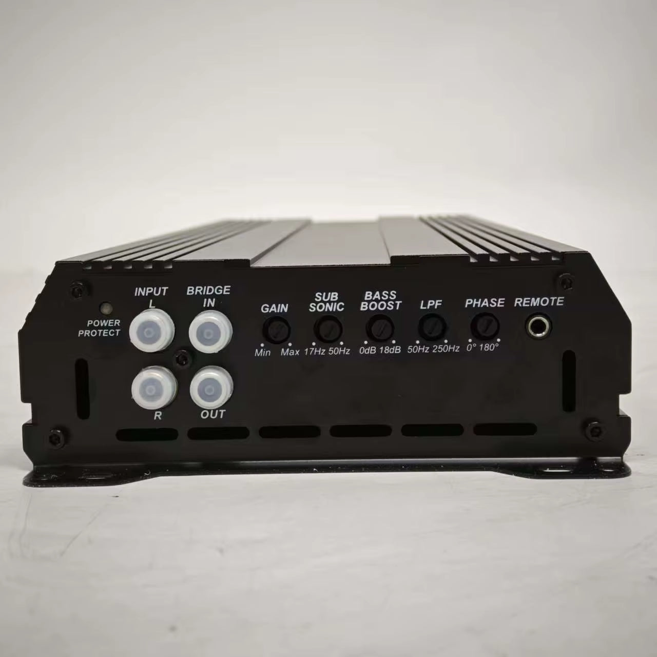 1800.1 Class D Monoblock Car Subwoofer Amplifier with Korean Strong Bass 1500W RMS OEM Sound System