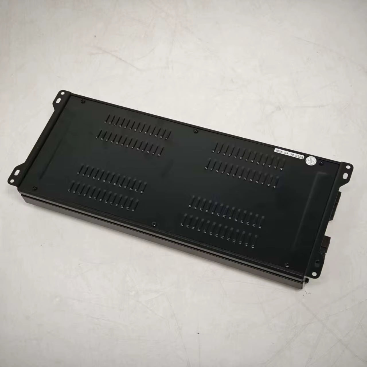 1800.1 Class D Monoblock Car Subwoofer Amplifier with Korean Strong Bass 1500W RMS OEM Sound System